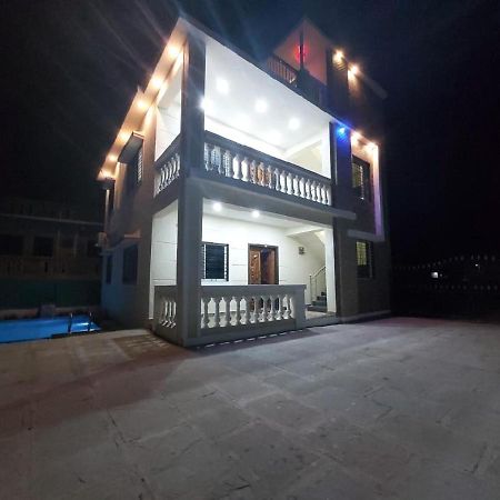 A2Zroomz Aarya Villa 4 Bhk Лонавала Екстериор снимка